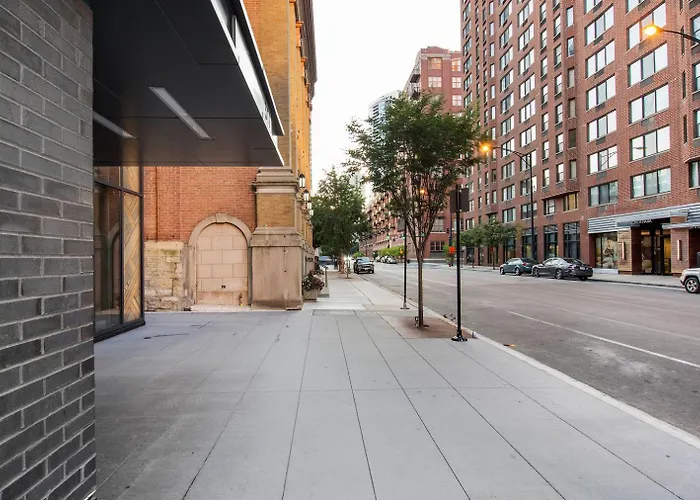 Апартаменты Blueground River North Pool Gym Nr Riverwalk Chi-1049
