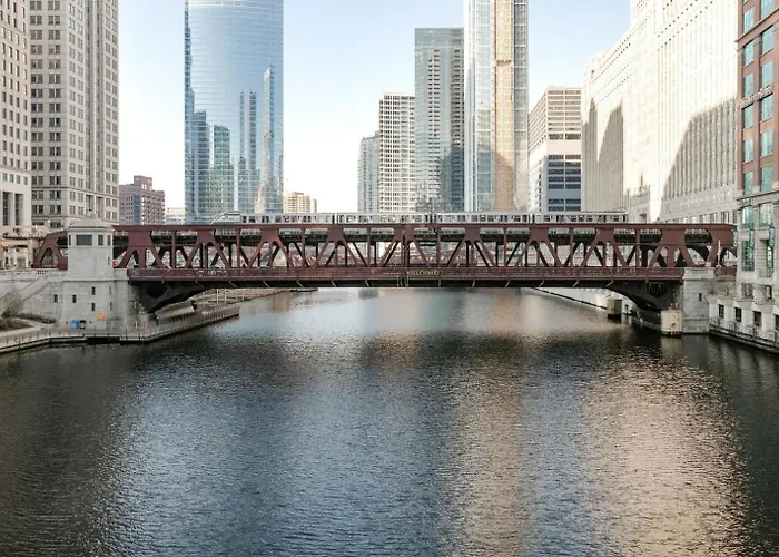 Апартаменты Blueground River North Pool Gym Nr Riverwalk Chi-1049 Чикаго